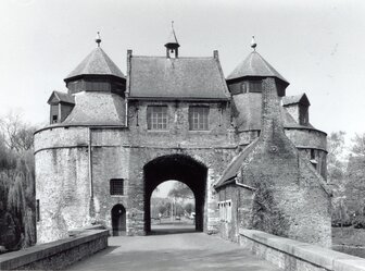  'Restoration of Ezelpoort, Brugge'