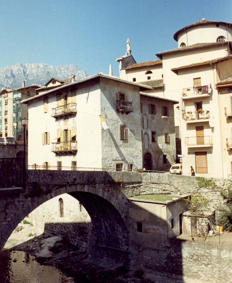San Giovanni Bianco Parish House, Bergamo