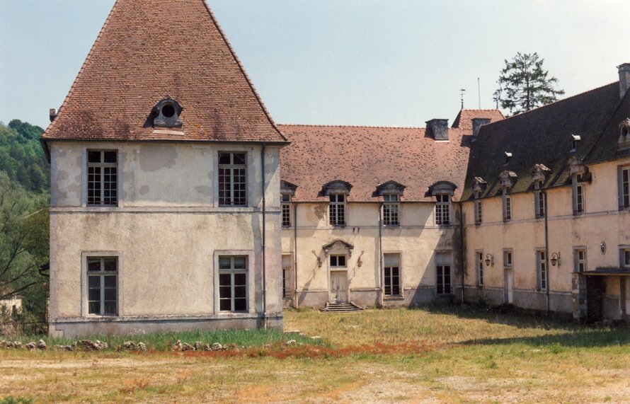 Montmoyen Castle