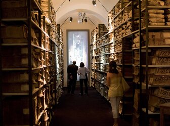  'ilCartastorie: Storytelling in the archives'