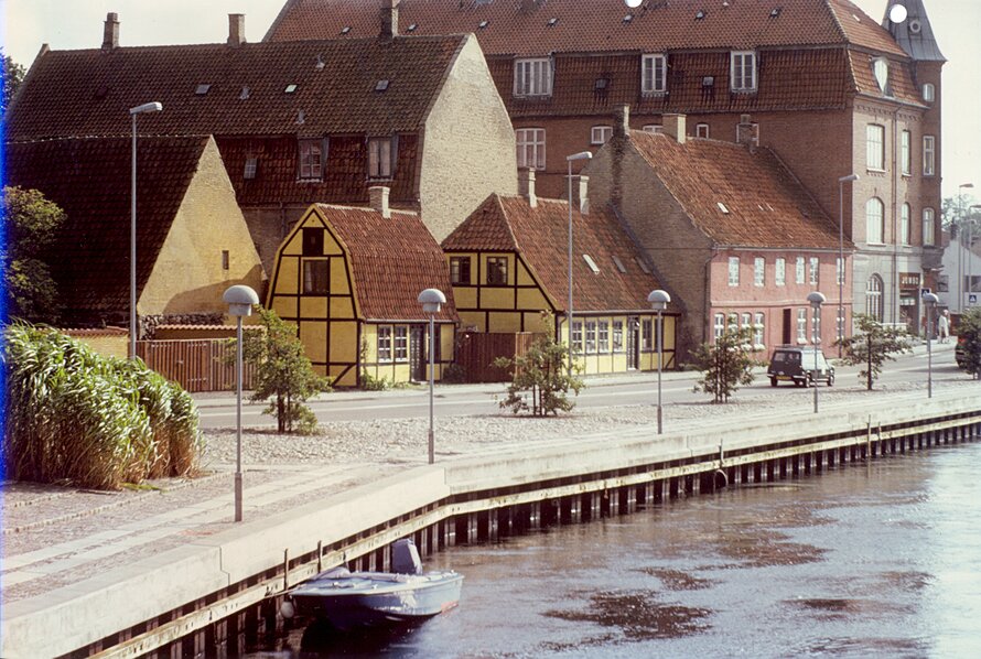The Houses at the Bridge, Skaelskor