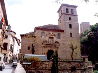 Image 'Carrera del Darro 13 and Church of San Pedro, Granada'