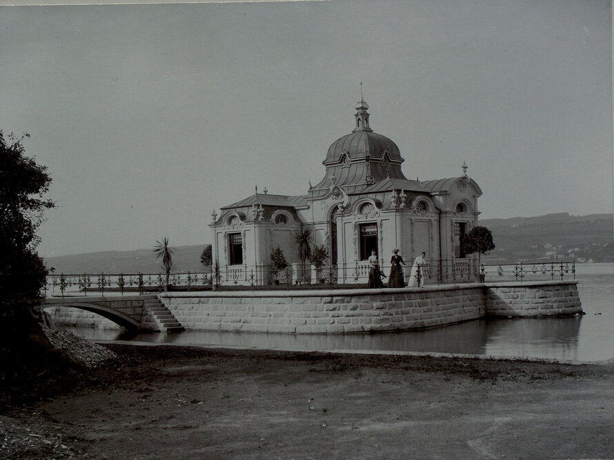 "Hernergut" Bathing Pavilion, Horgen