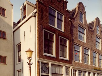 Image '62 Houses restored during the period 1969-1979, Amsterdam'