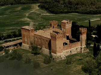  'Gallico Castle and the village of Montecalvoli at the source of the River Asso'